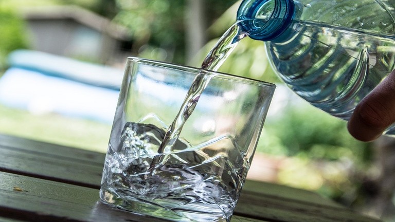 فوائد الماء المنكه