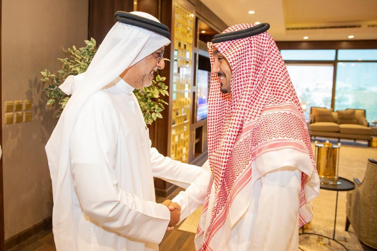 -الفيصل-ورئيس-الاتحاد-الاسيوي-سلمان-ال-خليفة