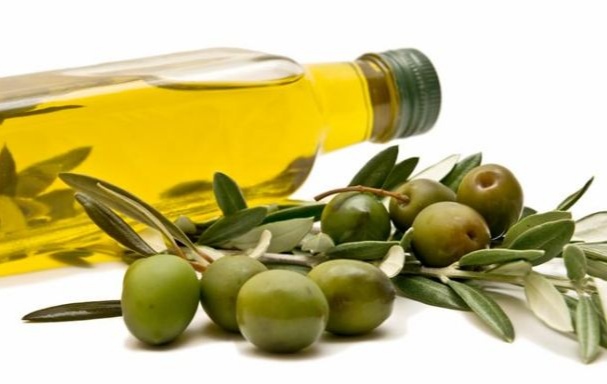 فوائد زيت الزيتون للشعر