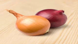 فوائد ماء البصل المغلي للشعر  