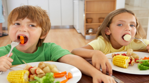 أغذية مفيدة لأسنان الأطفال