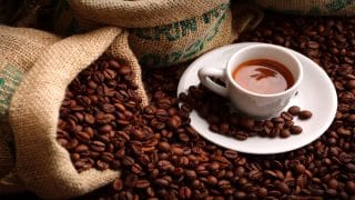 القهوة السوداء مع مسحوق الجانوديرما