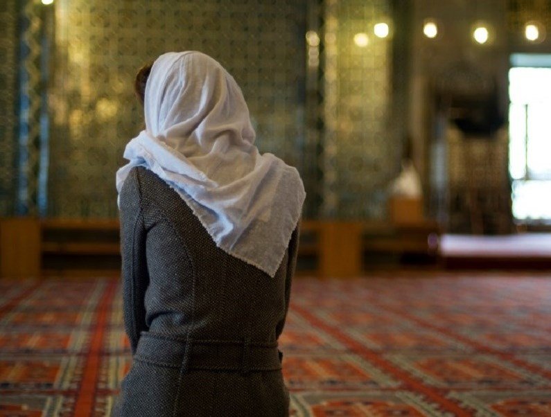 صلاة الفتاة العزباء