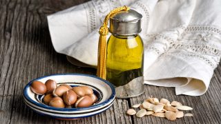 فوائد زيت أركان للشعر