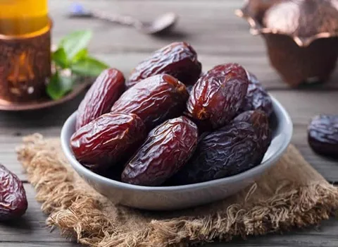 هل التمر يحتوي على أوميغا 3؟