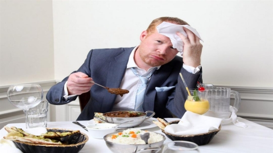 سبب التعرق بعد الأكل