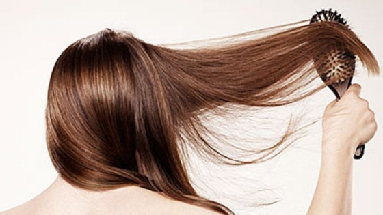 قص الشعر الطويل في المنام