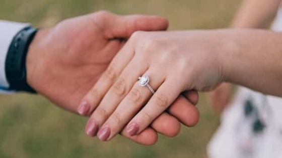 تفسير حلم الخطبة من شخص تعرفه في المنام