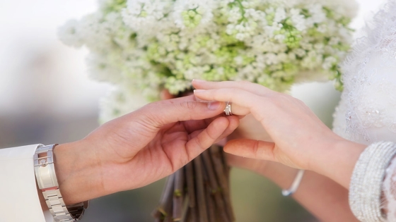 تفسير حلم الزواج للعزباء في المنام