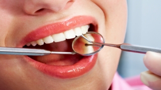 تفسير رؤية تساقط الأسنان في المنام