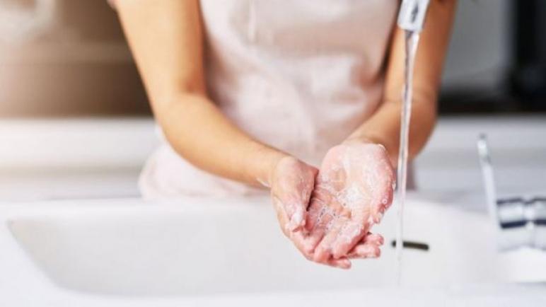 ضرورة غسل اليدين لمحاربة الأمراض وما هي فوائد غسل اليدين؟