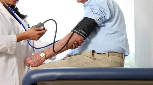ما هو ضغط الدم المنخفض وضغط الدم المرتفع؟