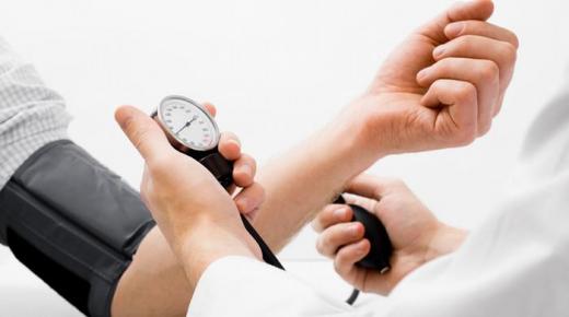 تأثير ارتفاع ضغط الدم والأسباب وطرق السيطرة عليه
