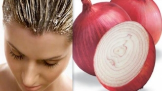 ماء البصل المغلي للشعر