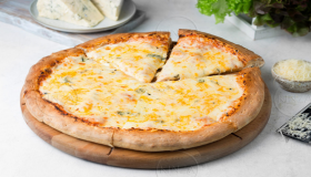 هل تحتوي جبنة البيتزا على الغلوتين؟