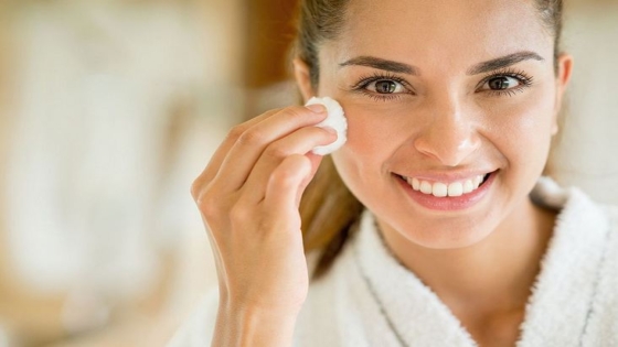 العناية بالبشرة الدهنية