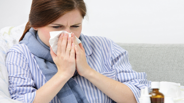 الأعراض المبكرة للأنفلونزا عند البالغين والأطفال