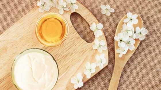 قناع العسل والزبادي