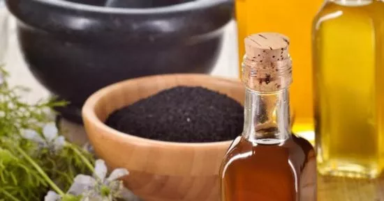 ما هو زيت الحبة السوداء؟ وما هي فوائده؟ زيت الحبة السوداء
