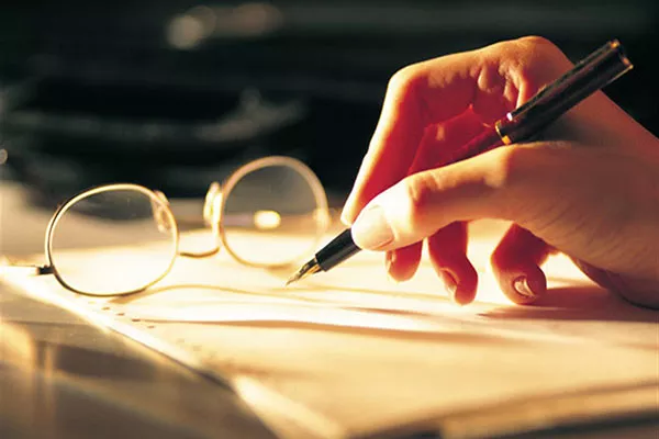 ما هو تفسير قراءة الشعر في المنام؟