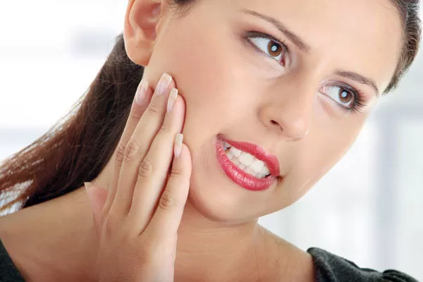 تعرف على خصائص زيت القرنفل للأسنان و أهميته خصائص زيت القرنفل للأسنان