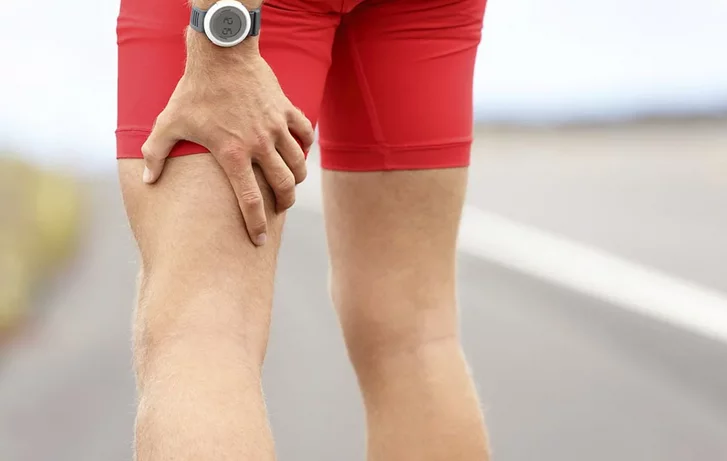 الحرقة في فخذ الرجل اليسرى