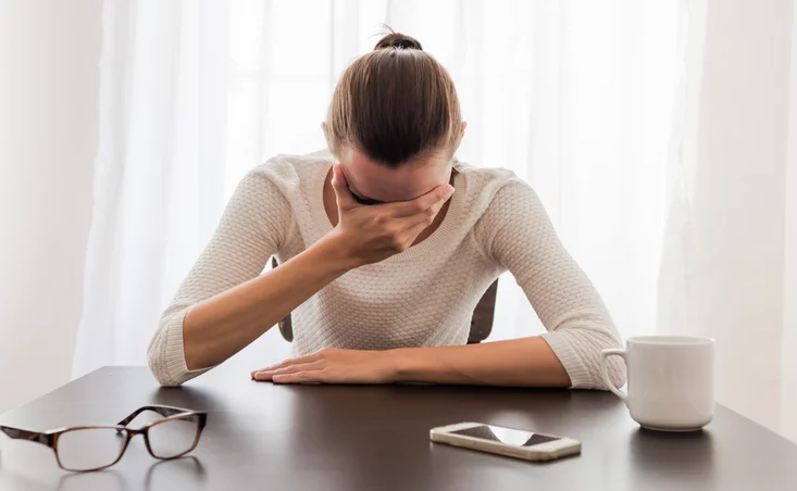 لماذا ربات البيوت حزينة ومكتئبة؟ l 5 - موقع رموش