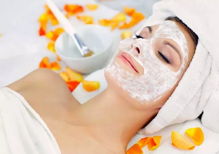 فوائد قناع البرسيمون للوجه قناع البرسيمون