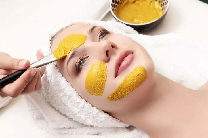 أقنعة الزعفران