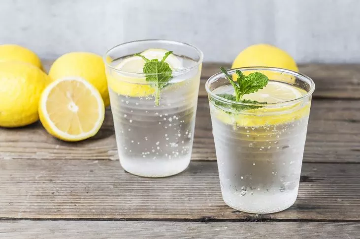 أهمية عصير الليمون والملح للإسهال عصير الليمون والملح